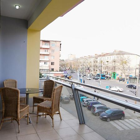 Hotel Monopoli Koetaisi Buitenkant foto