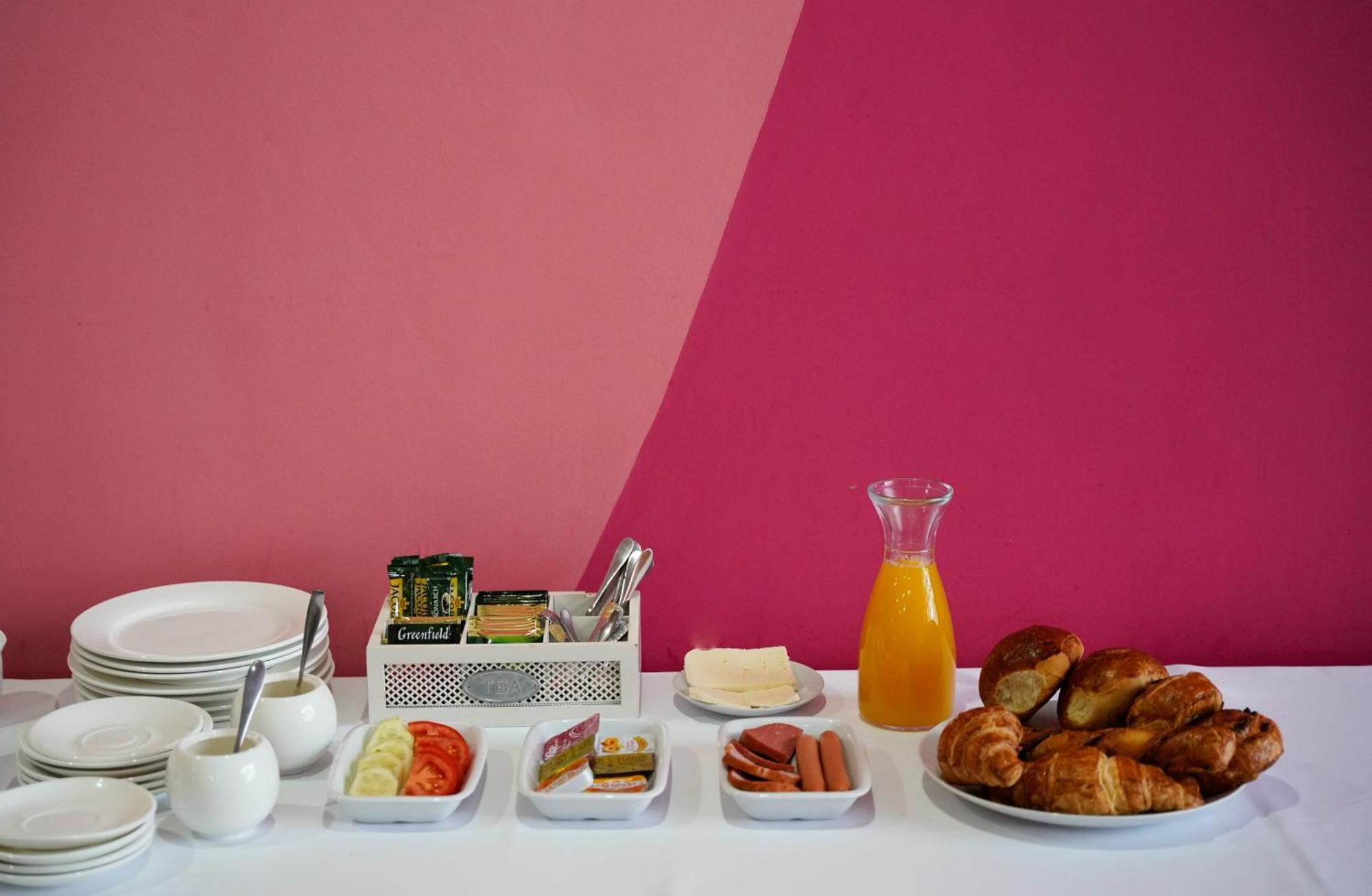 Hotel Monopoli Koetaisi Buitenkant foto